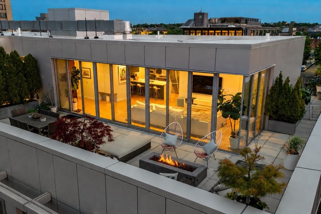 691 Massachusetts Avenue 602, Boston, MA 02118