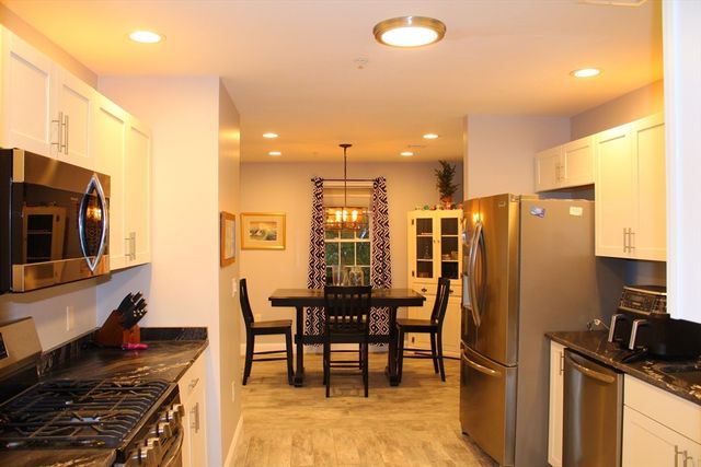 10 N Court St. 3, Fall River, MA 02720