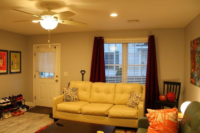 10 N Court St. 3, Fall River, MA 02720