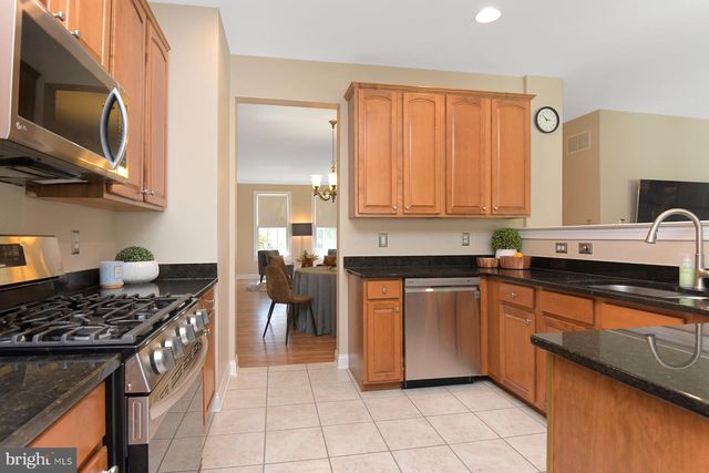 51 MALSBURY ST, Robbinsville, NJ 08691