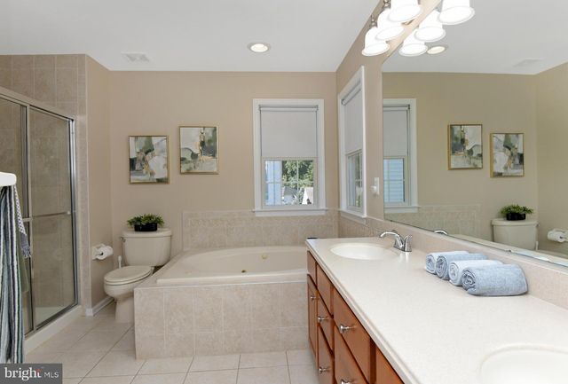 51 MALSBURY ST, Robbinsville, NJ 08691