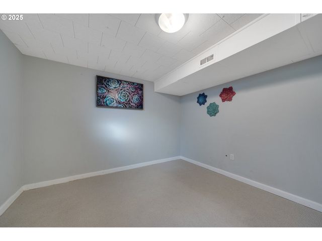 33281 KAMMEYER Rd, Scappoose, OR 97056