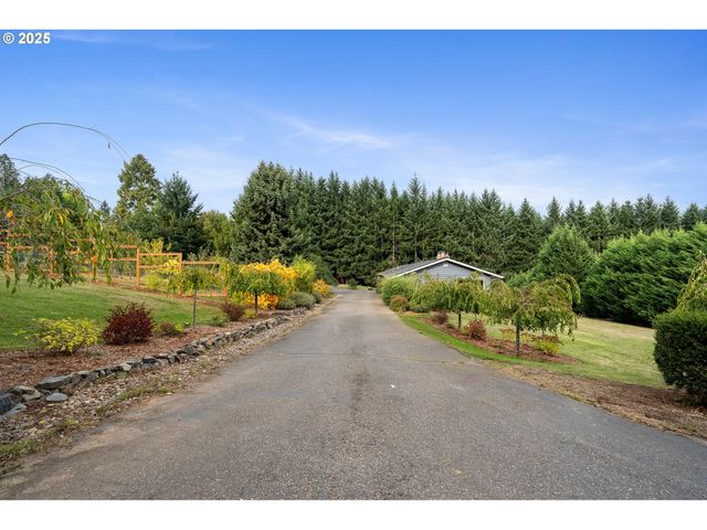 33281 KAMMEYER Rd, Scappoose, OR 97056