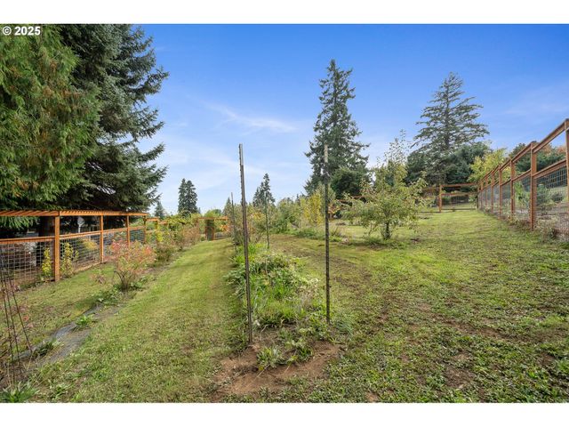 33281 KAMMEYER Rd, Scappoose, OR 97056