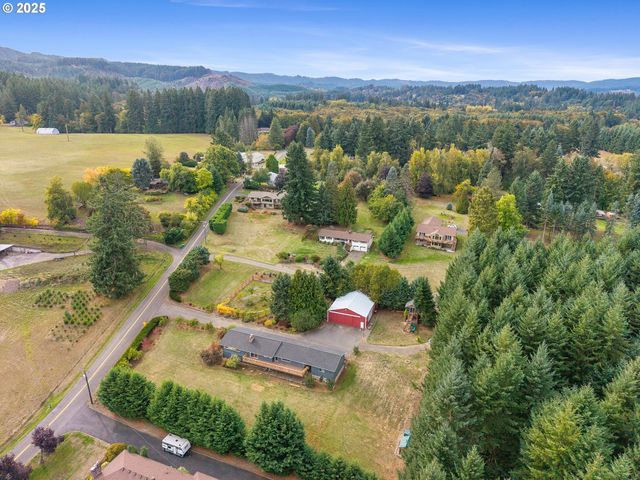 33281 KAMMEYER Rd, Scappoose, OR 97056