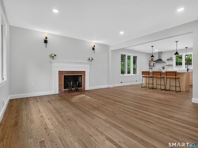 136 Minnechaug Drive, Glastonbury, CT 06033