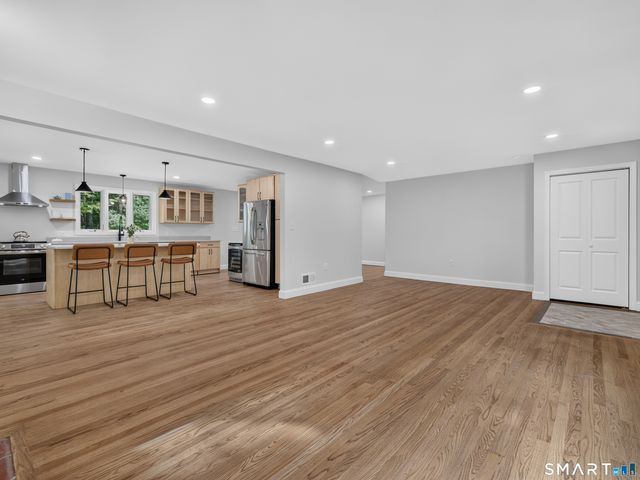 136 Minnechaug Drive, Glastonbury, CT 06033