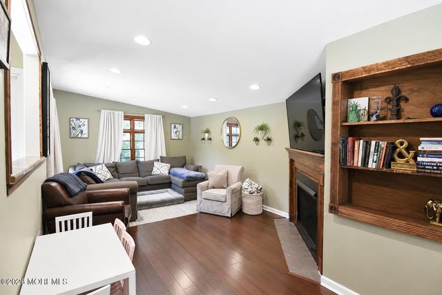 234 Parkview Terrace, Lincroft, NJ 07738