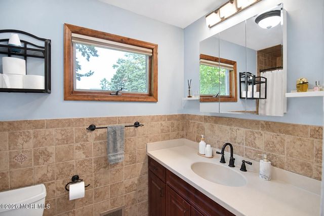 234 Parkview Terrace, Lincroft, NJ 07738