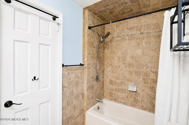 234 Parkview Terrace, Lincroft, NJ 07738