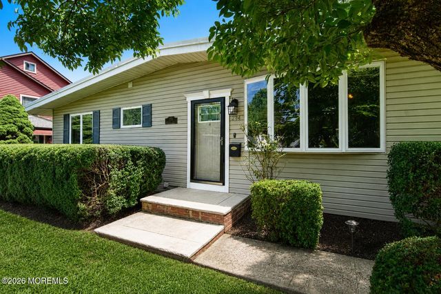 234 Parkview Terrace, Lincroft, NJ 07738