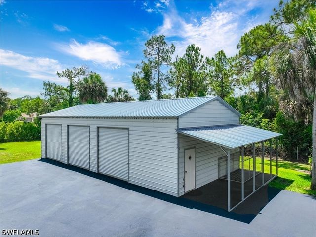 104 12th AVE NW, Naples, FL 34120
