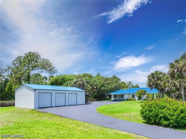 104 12th AVE NW, Naples, FL 34120