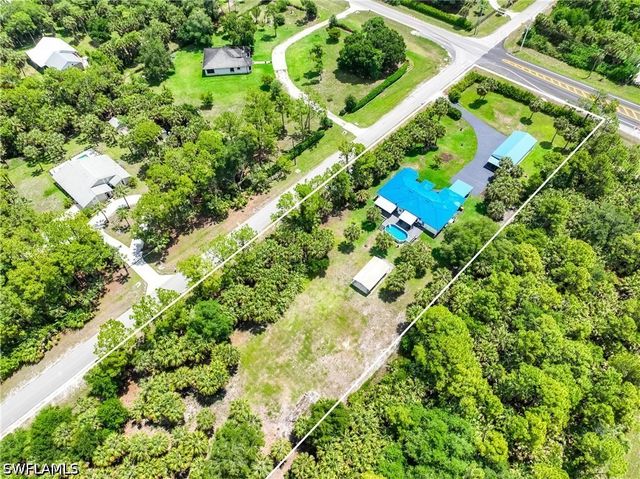 104 12th AVE NW, Naples, FL 34120
