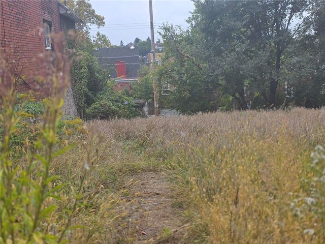 218 Jucunda St, Knoxville, PA 15210