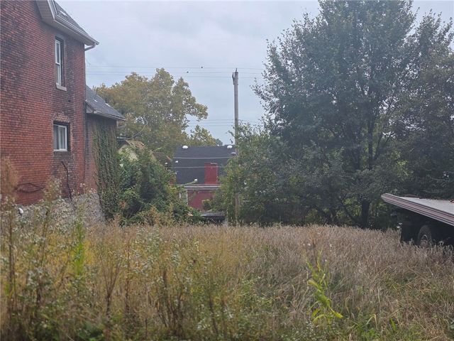 218 Jucunda St, Knoxville, PA 15210