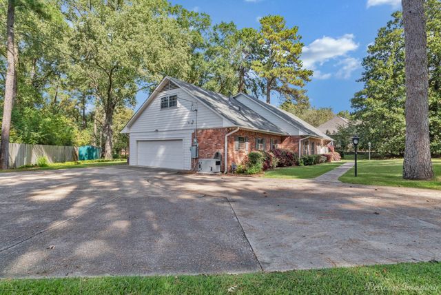 6446 Birnamwood Road, Shreveport, LA 71106