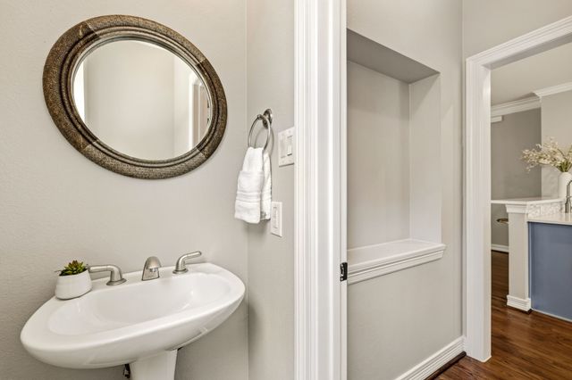 3413 Howell Street, Dallas, TX 75204