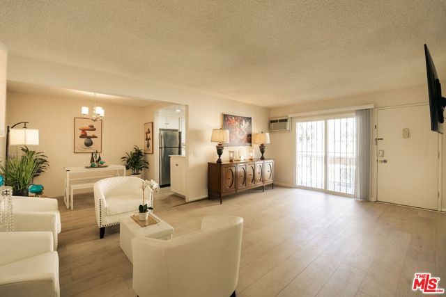 1754 N Kenmore Avenue 202, Los Angeles, CA 90027