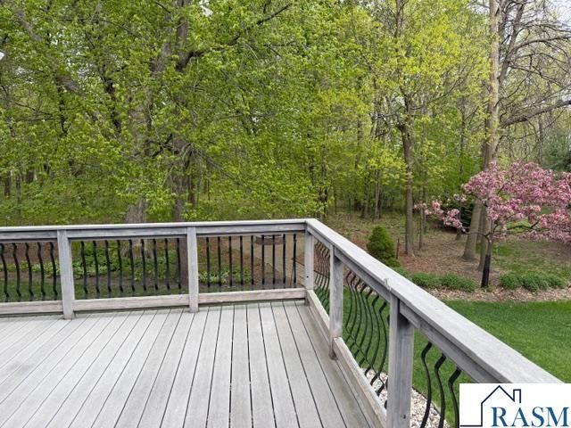 421 Diamond Creek Road, Mankato, MN 56001