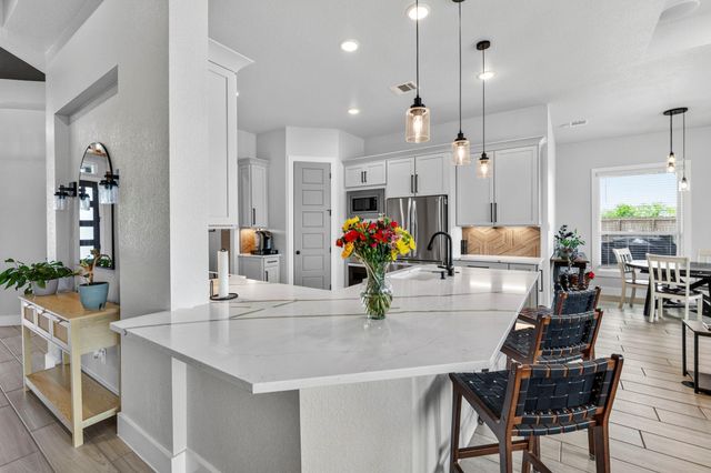 140 Gustav LN, San Marcos, TX 78666