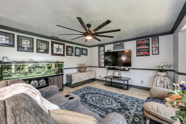 2373 Beechwood Way, Madera, CA 93637