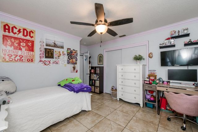 2373 Beechwood Way, Madera, CA 93637