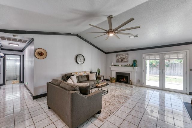 2373 Beechwood Way, Madera, CA 93637