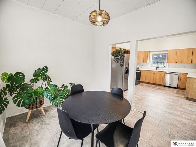 1146 Sumner Street, Lincoln, NE 68502