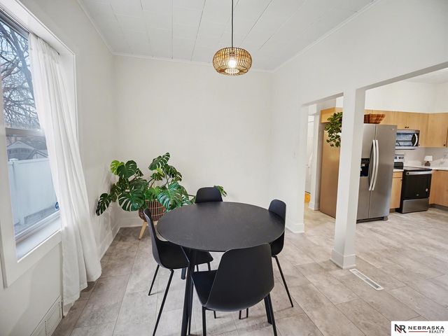 1146 Sumner Street, Lincoln, NE 68502