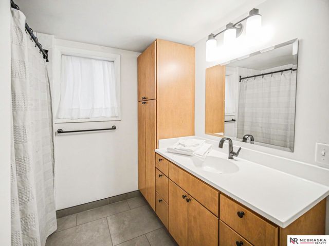 1146 Sumner Street, Lincoln, NE 68502