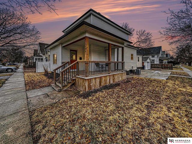 1146 Sumner Street, Lincoln, NE 68502