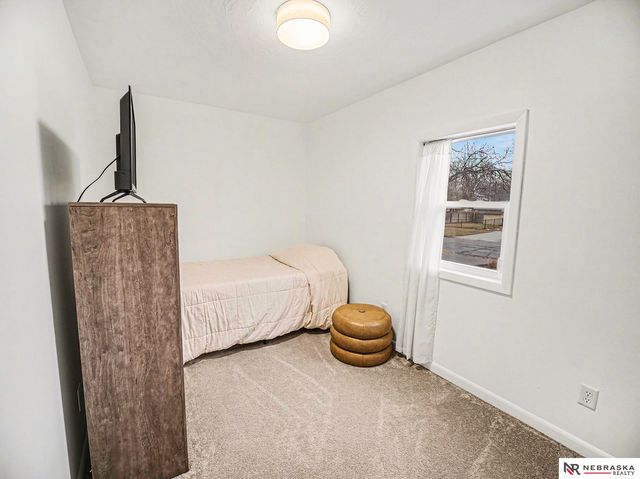 1146 Sumner Street, Lincoln, NE 68502