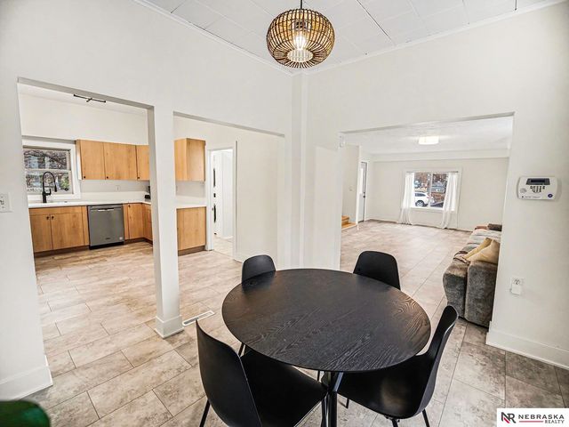 1146 Sumner Street, Lincoln, NE 68502