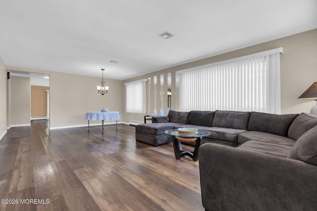 11 Burgess Court, Toms River, NJ 08757