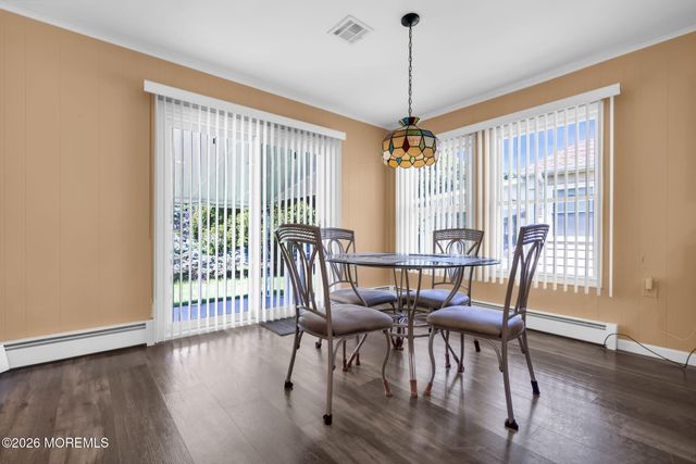 11 Burgess Court, Toms River, NJ 08757