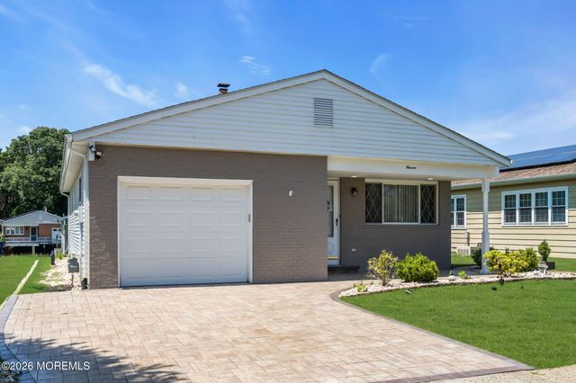 11 Burgess Court, Toms River, NJ 08757