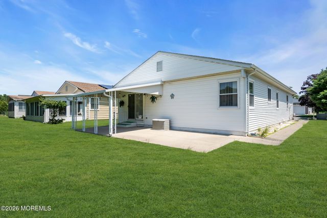 11 Burgess Court, Toms River, NJ 08757