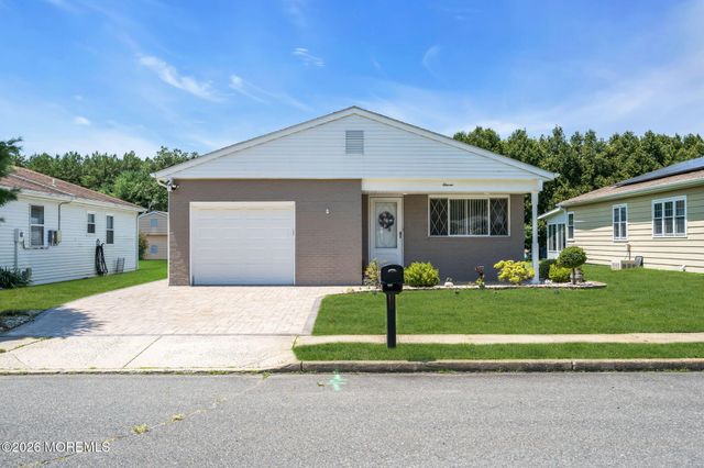 11 Burgess Court, Toms River, NJ 08757