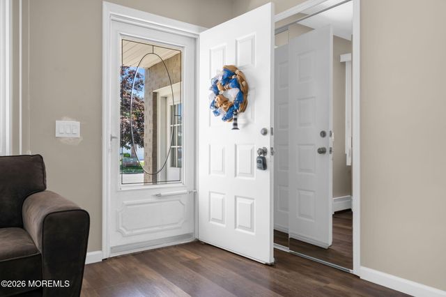 11 Burgess Court, Toms River, NJ 08757