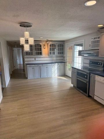 93 Golf Ave, Methuen, MA 01844