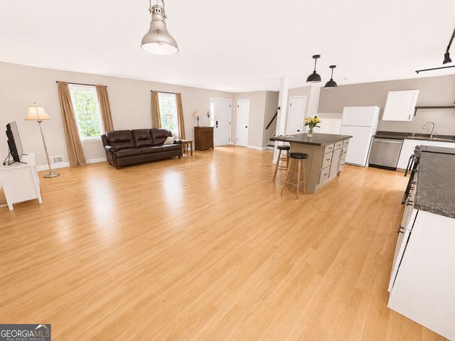 792 Mountainbrooke Circle, Stone Mountain, GA 30087