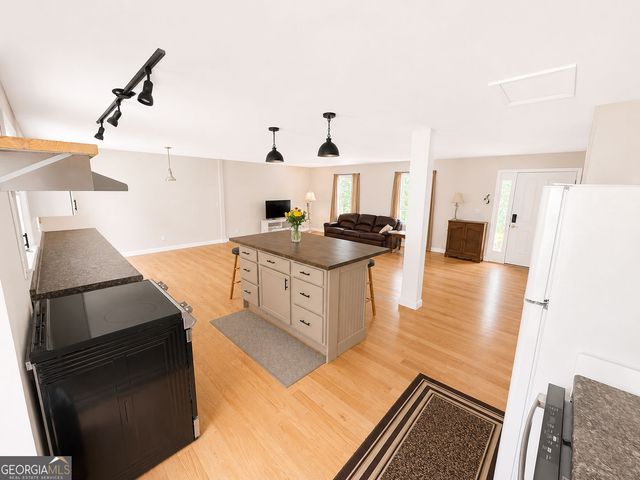 792 Mountainbrooke Circle, Stone Mountain, GA 30087