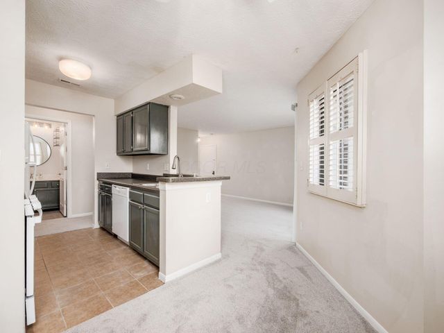 2196 Hedgerow Road, 2196C, Columbus, OH 43220