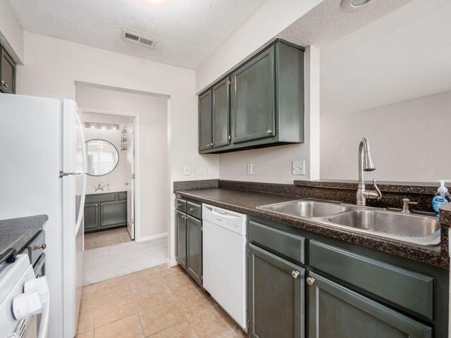 2196 Hedgerow Road, 2196C, Columbus, OH 43220