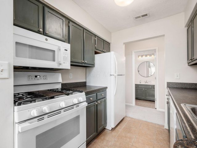 2196 Hedgerow Road, 2196C, Columbus, OH 43220