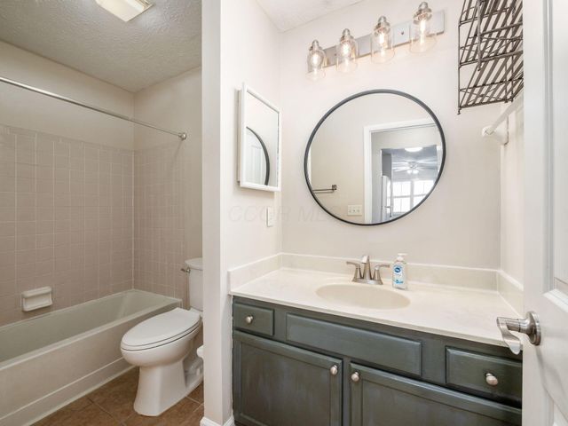 2196 Hedgerow Road, 2196C, Columbus, OH 43220