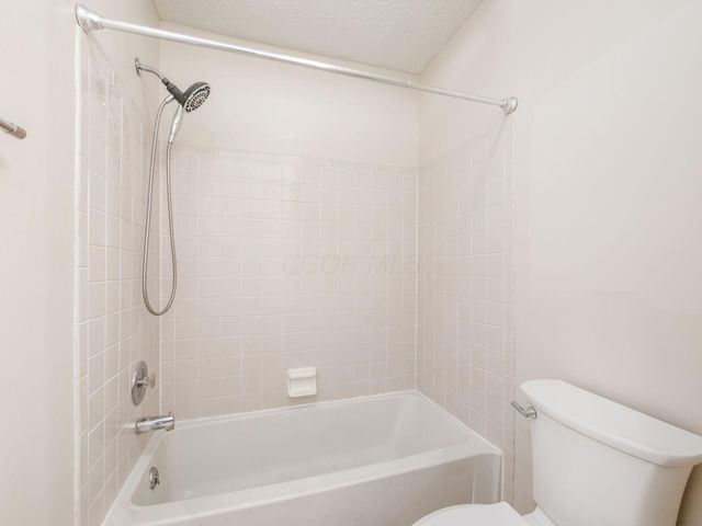 2196 Hedgerow Road, 2196C, Columbus, OH 43220