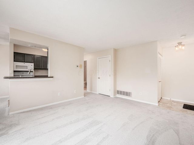 2196 Hedgerow Road, 2196C, Columbus, OH 43220