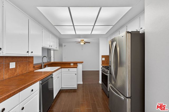 11706 Montana Avenue 202, Los Angeles, CA 90049